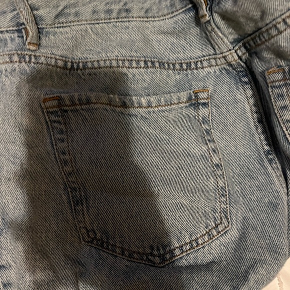 Light Wash High Rise Denim Jeans - Picture 3 of 5